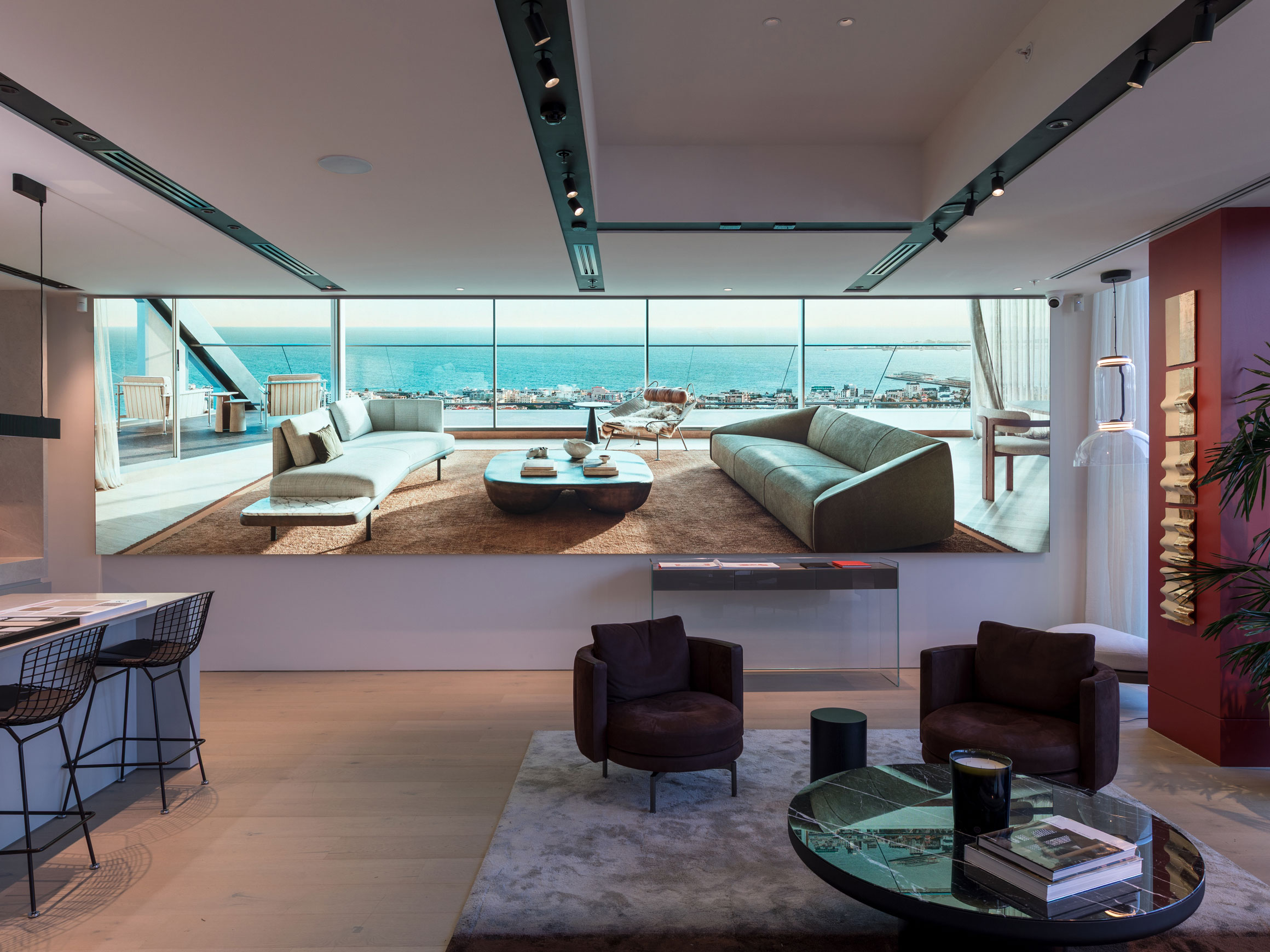 Self-titled R Evolution Display Suite Screen 2